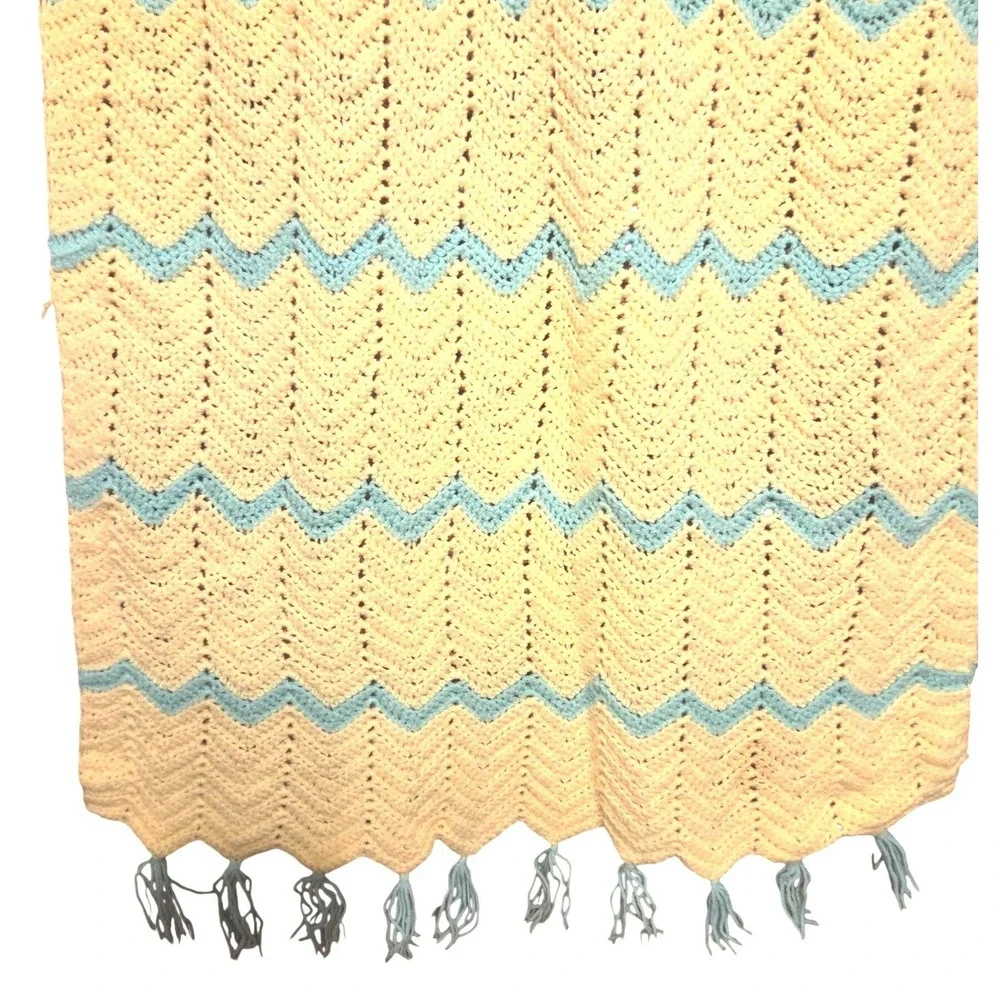 Vintage Handmade Crochet Baby Blanket  36x26 Yellow Green Chevron Fringe Afghan
